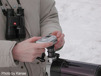 Digiscoping with a Questar telescope. Photo by Kanae Hirabayashi.